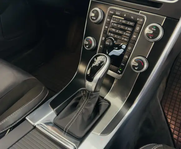 Volvo V60 view 12