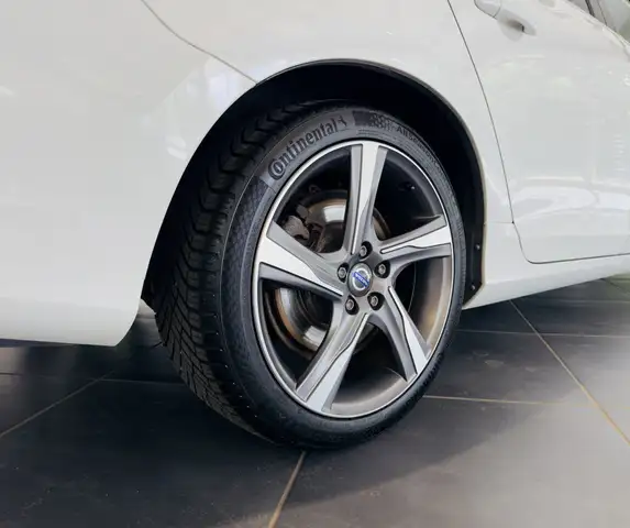 Volvo V60 view 7