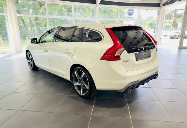 Volvo V60 view 4