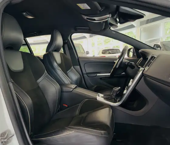 Volvo V60 view 14