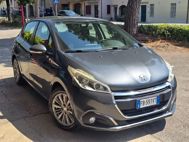 Peugeot 208 view 13