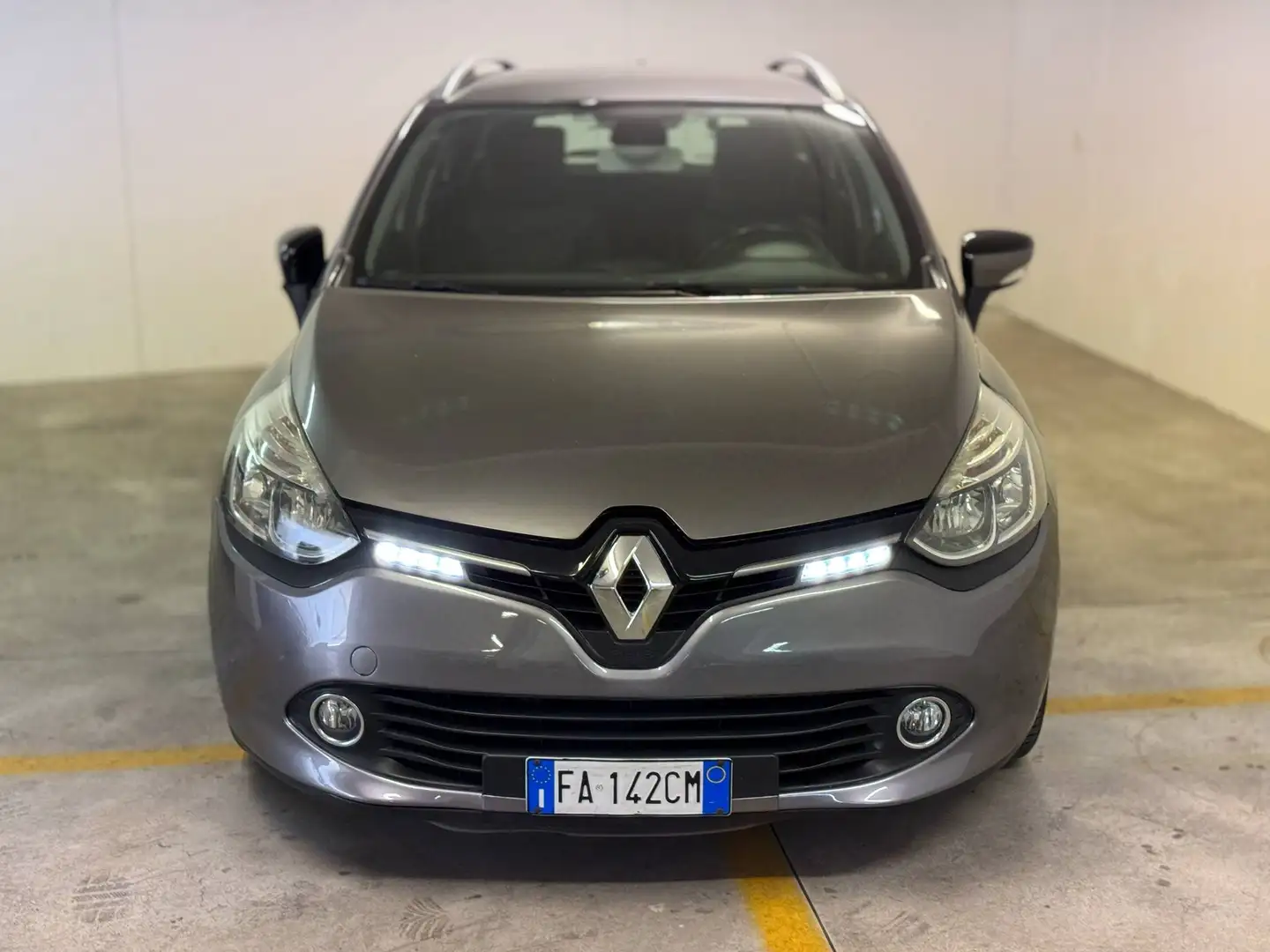 Renault Clio Clio Sporter 1.5 dci Costume National 90cv Grijs - 2
