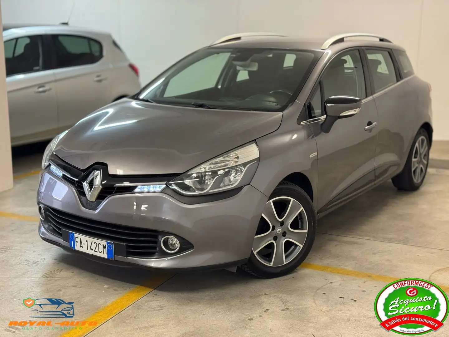 Renault Clio Clio Sporter 1.5 dci Costume National 90cv Grijs - 1
