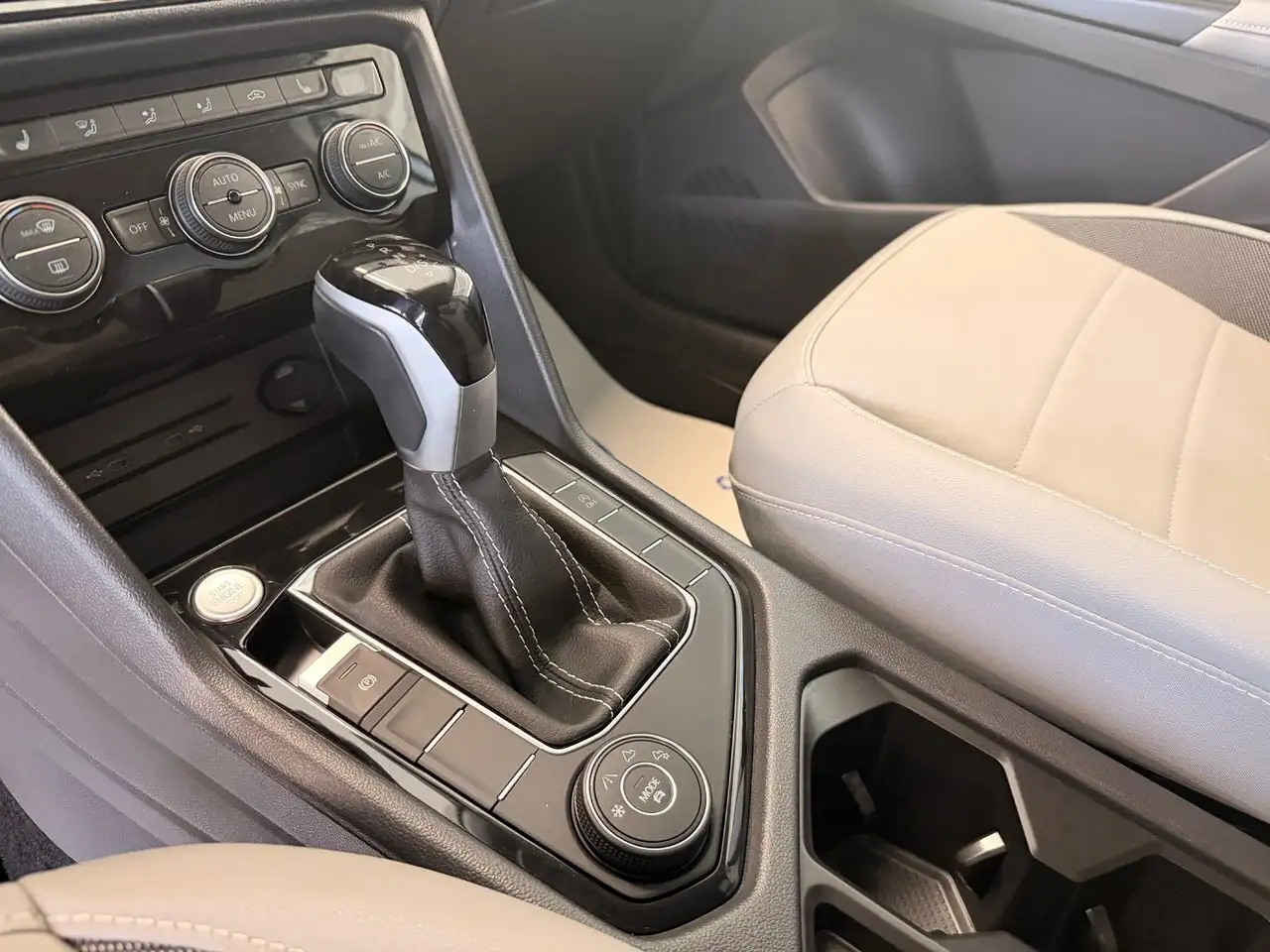 Volkswagen Taos снимка Volkswagen Taos