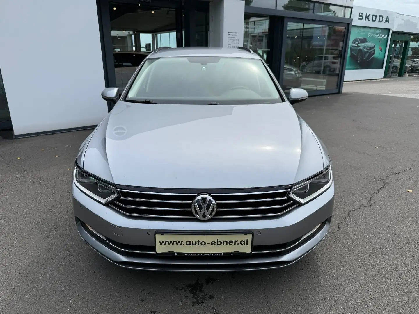 Volkswagen Passat Variant Comfortline TDI SCR Plateado - 2