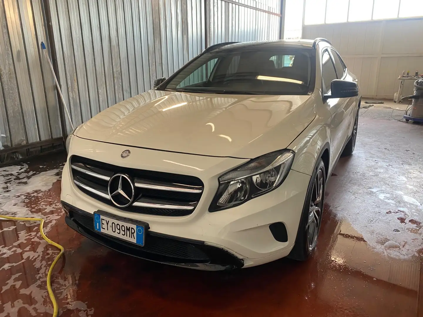 Mercedes-Benz GLA 180 GLA 180 d Automatic Sport Bianco - 1