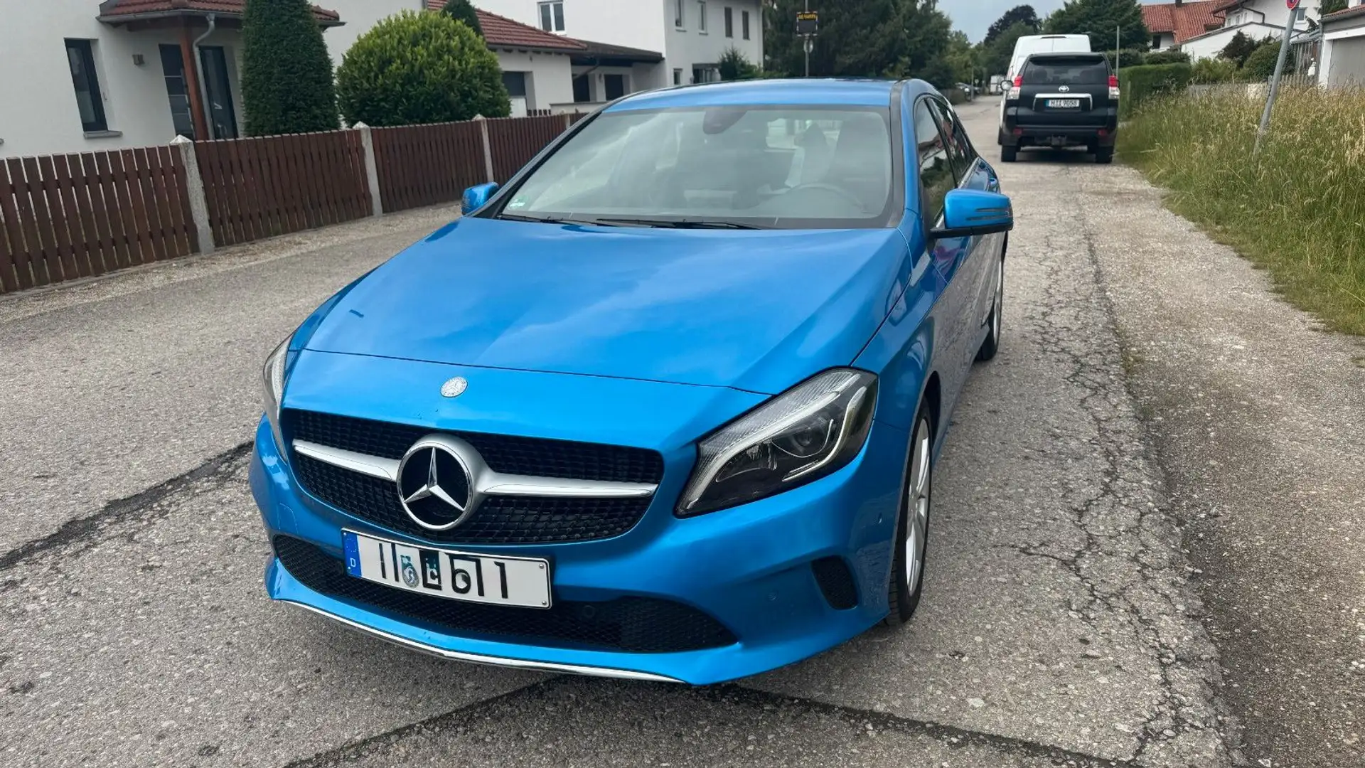 Mercedes-Benz A 180 BE URBAN  nur 62700km AHK HU/SERVICE neu Blau - 2