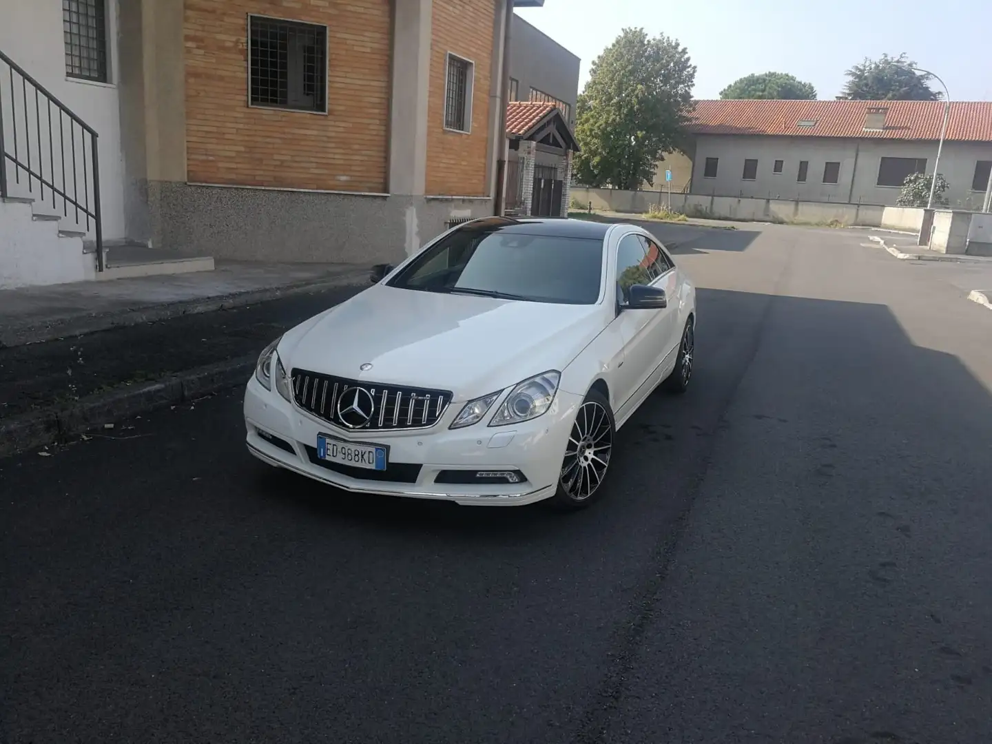 Mercedes-Benz E 220 Coupe cdi be Executive Bianco - 1