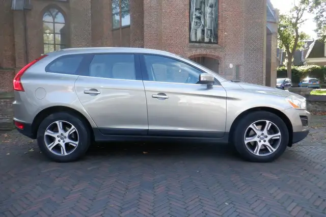 Volvo XC60 T5 240pk Powershift FWD Summum
