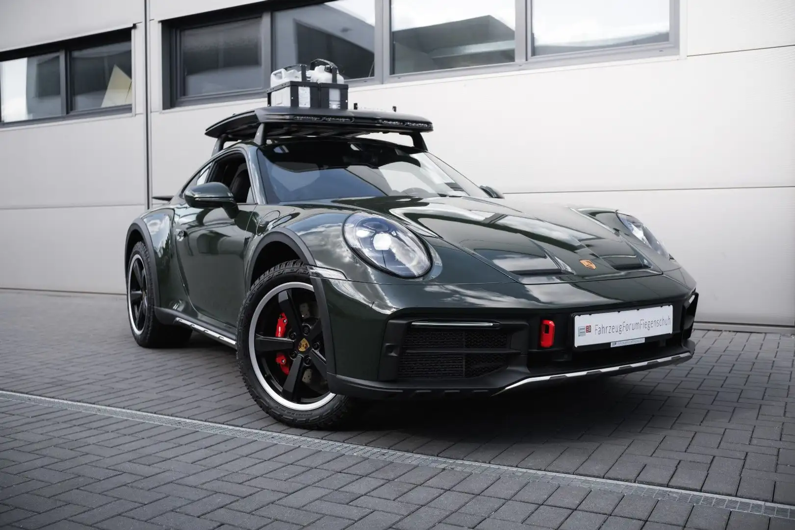 Porsche 992 /911 DAKAR - PTS Underberggrün-Rallyepaket Vert - 2