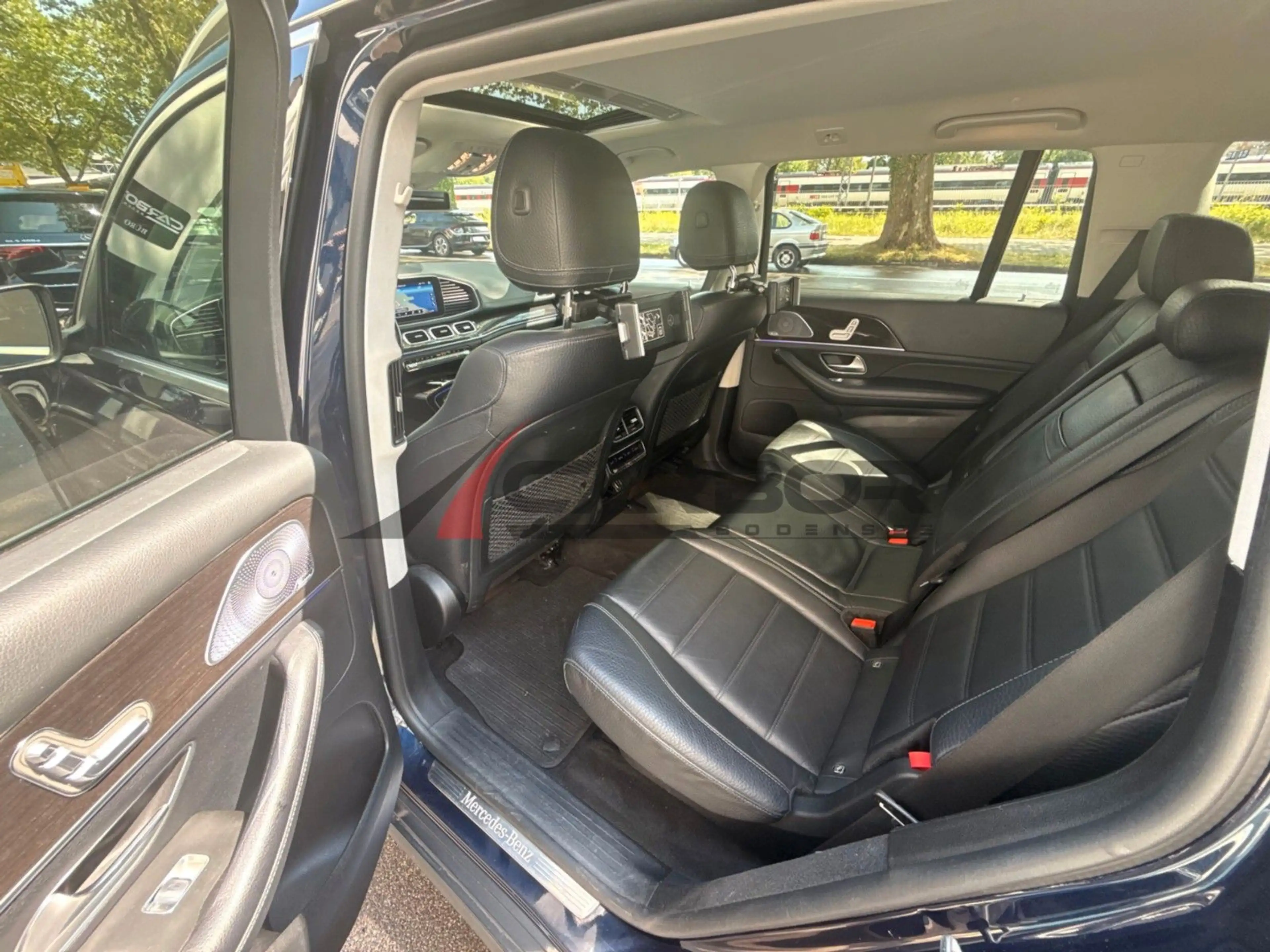 Mercedes-Benz GLS 350 d 4MATIC/ AIRMATIC/BURMESTER/360°/ MwSt! — photo 12