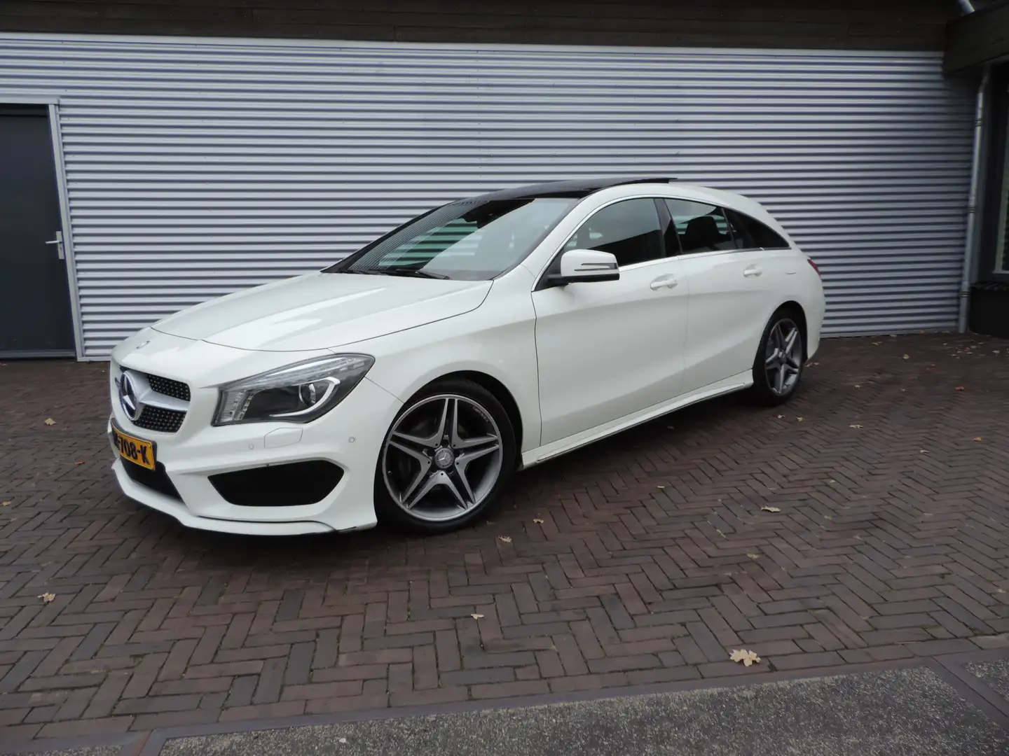 Mercedes-Benz CLA 180 Shooting Brake Ambition amg panoramadak Wit - 1