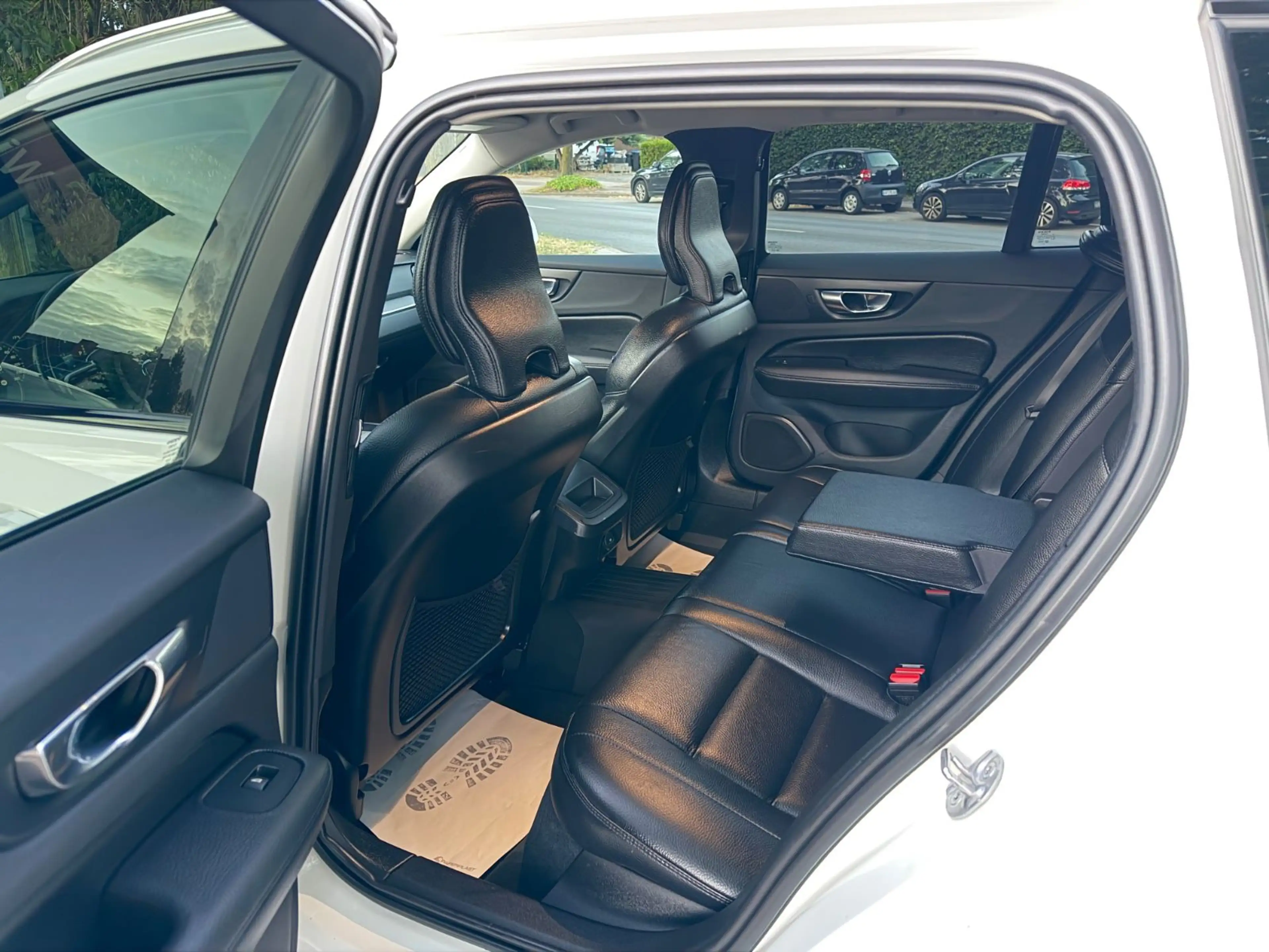 Volvo V60 Cross Country AWD*AUTOMATIK*LEDER*LED*KAMERA — photo 13