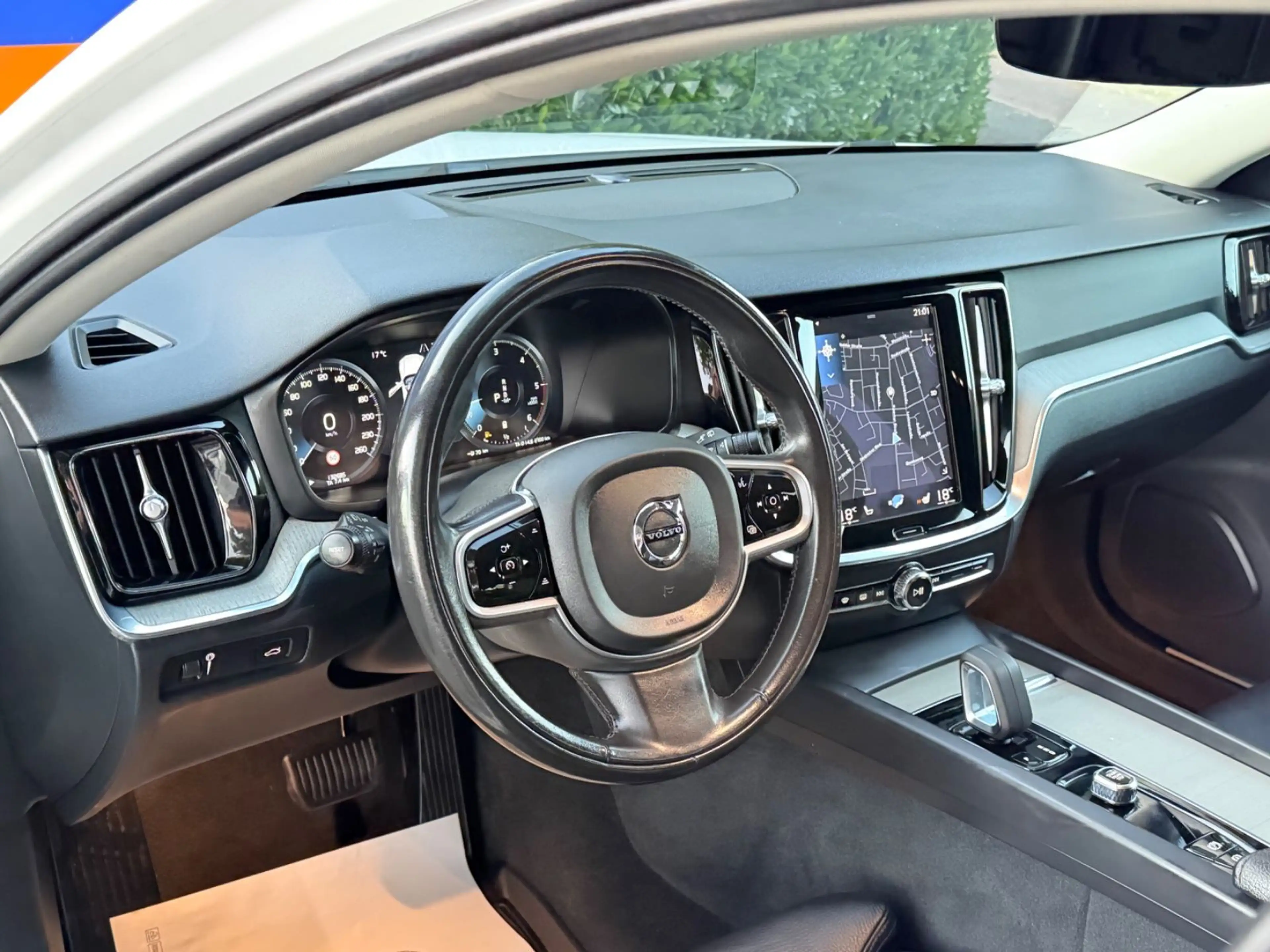 Volvo V60 Cross Country AWD*AUTOMATIK*LEDER*LED*KAMERA — photo 11