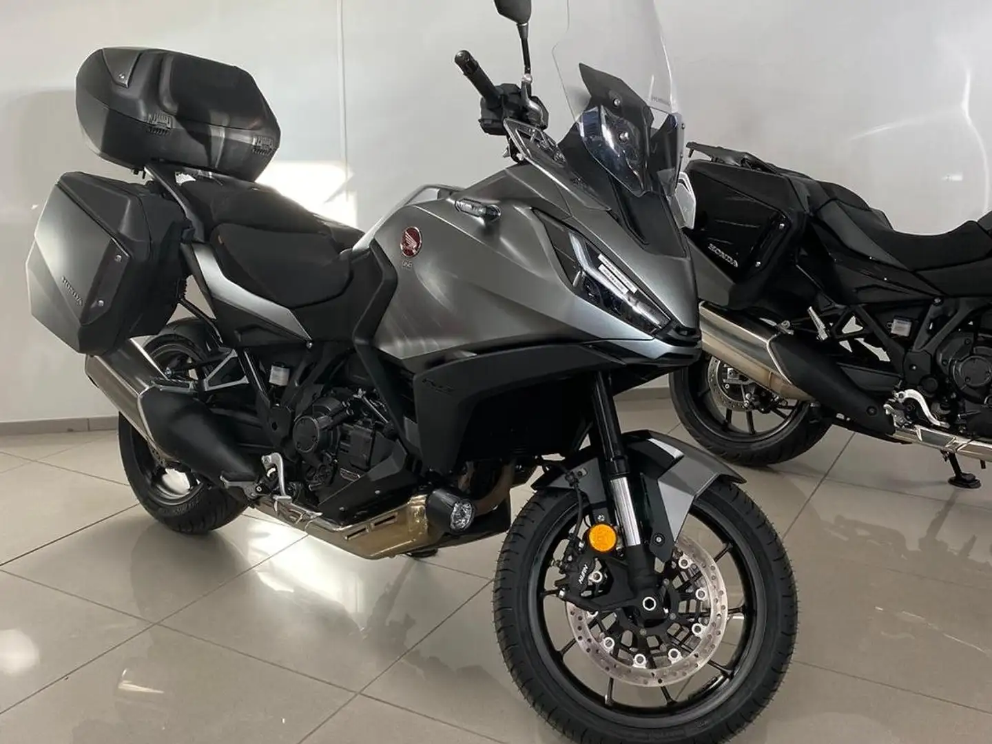 Honda NT 1100 DCT Argent - 1