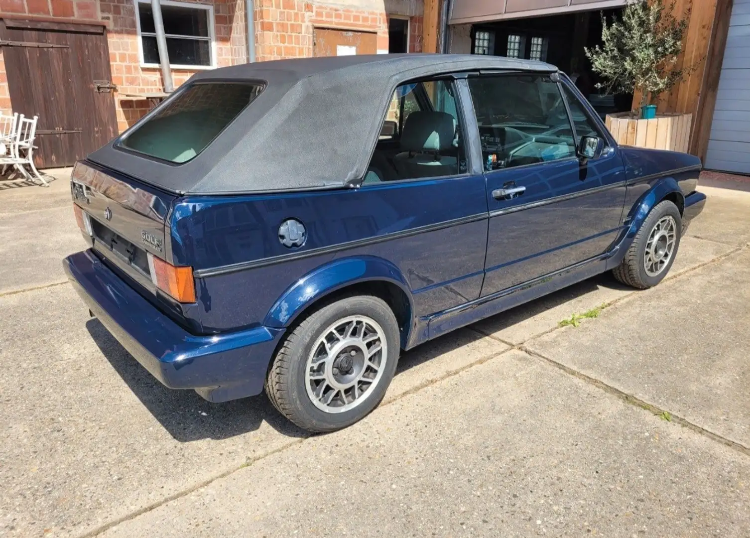 Volkswagen Golf Cabriolet Cabrio - 2