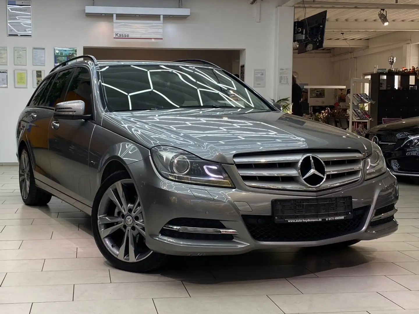 Mercedes-Benz C 220 CDI Automatik Leder Navi Bi-Xenon Tempo PDC DPF Silber - 1