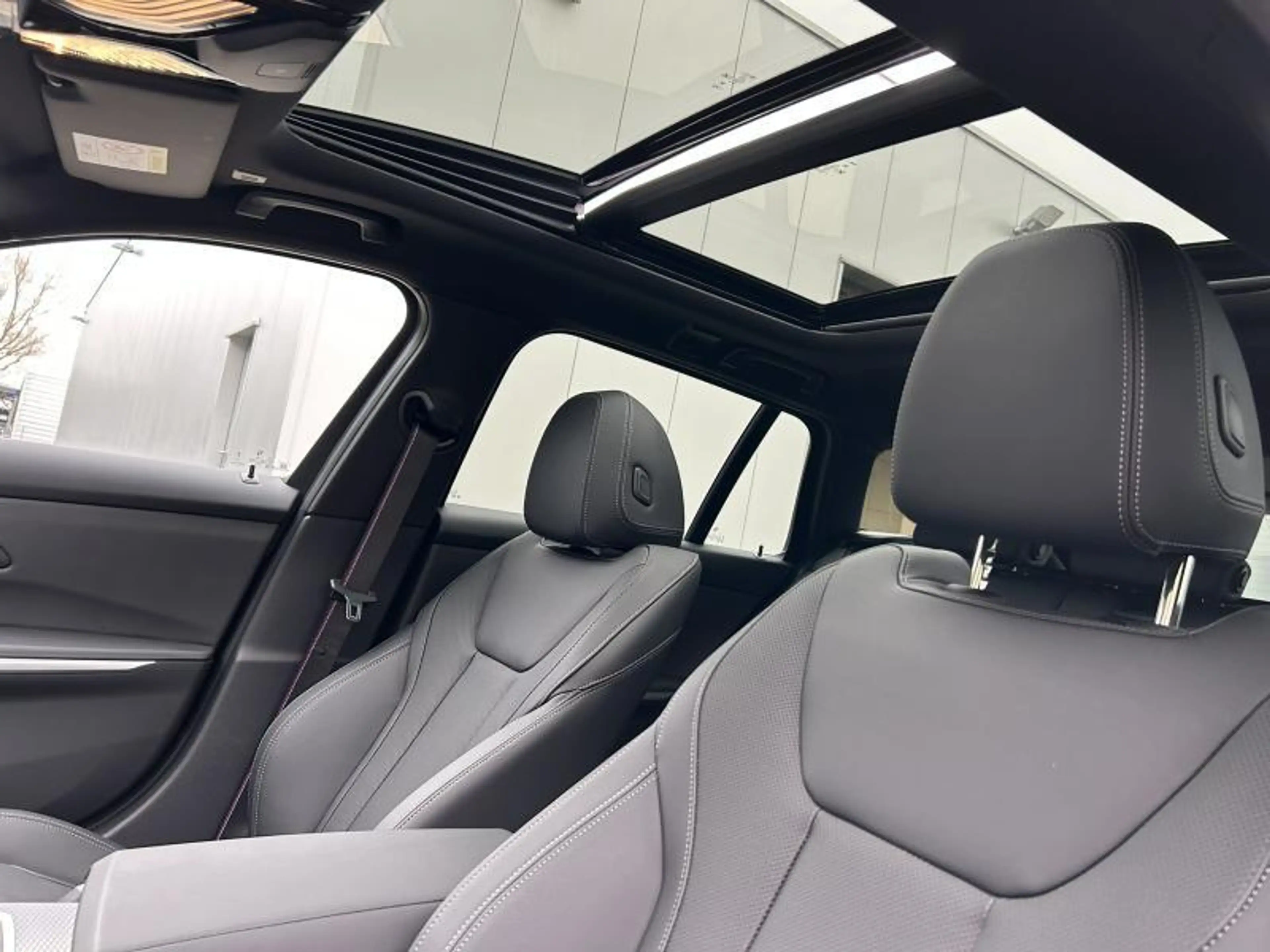 BMW 330 Touring — photo 9
