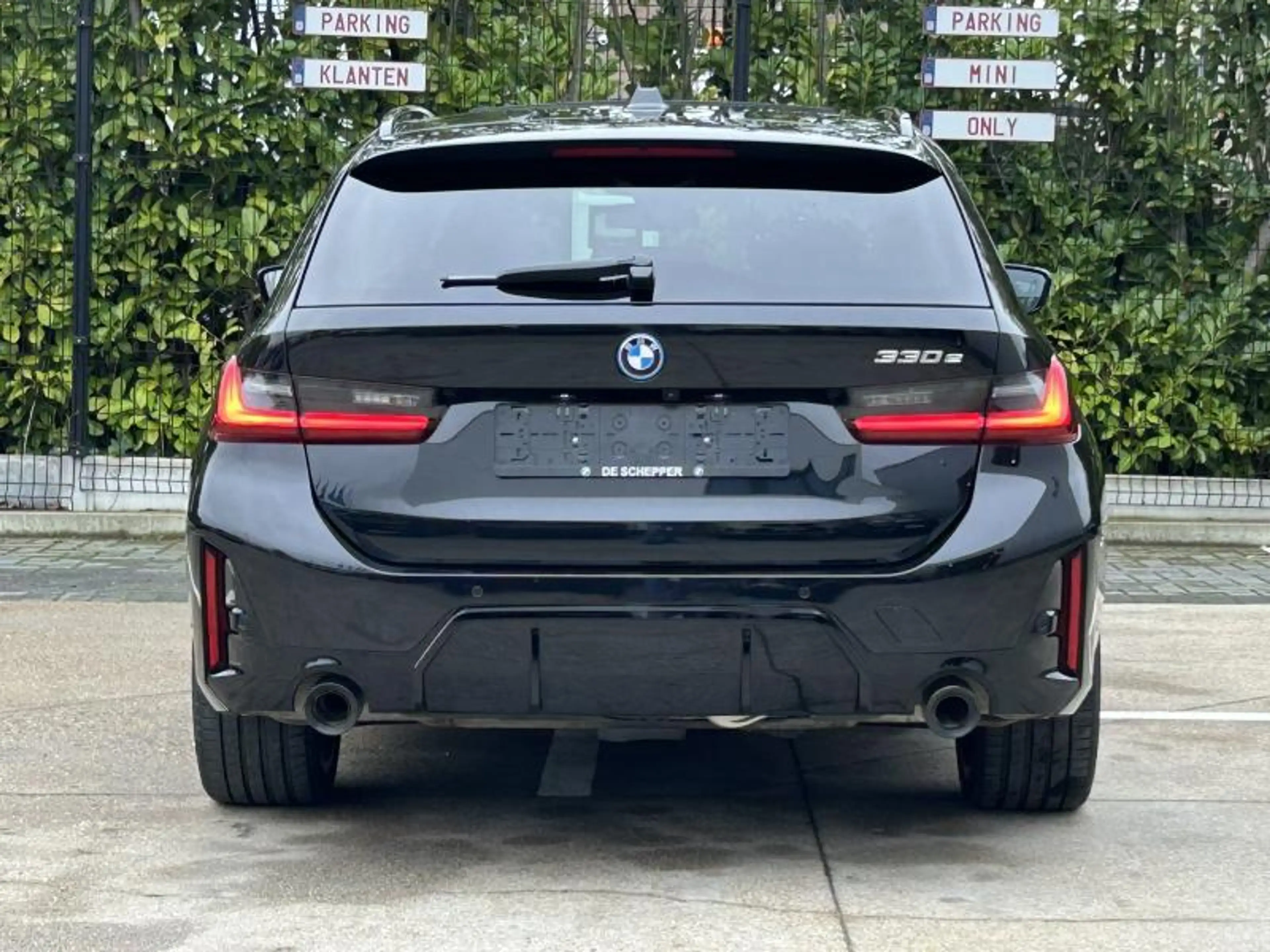 BMW 330 Touring — photo 3