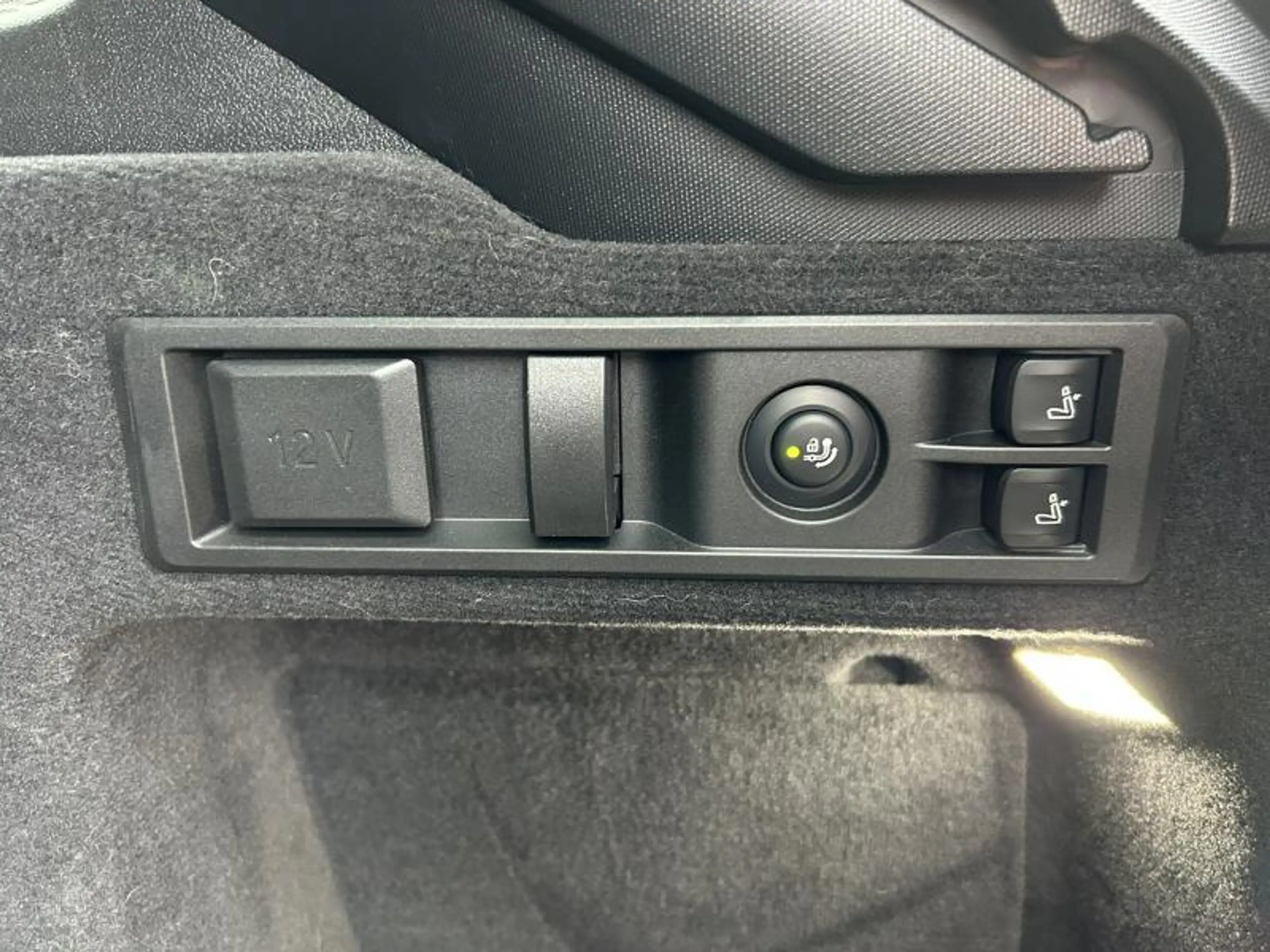BMW 330 Touring — photo 11