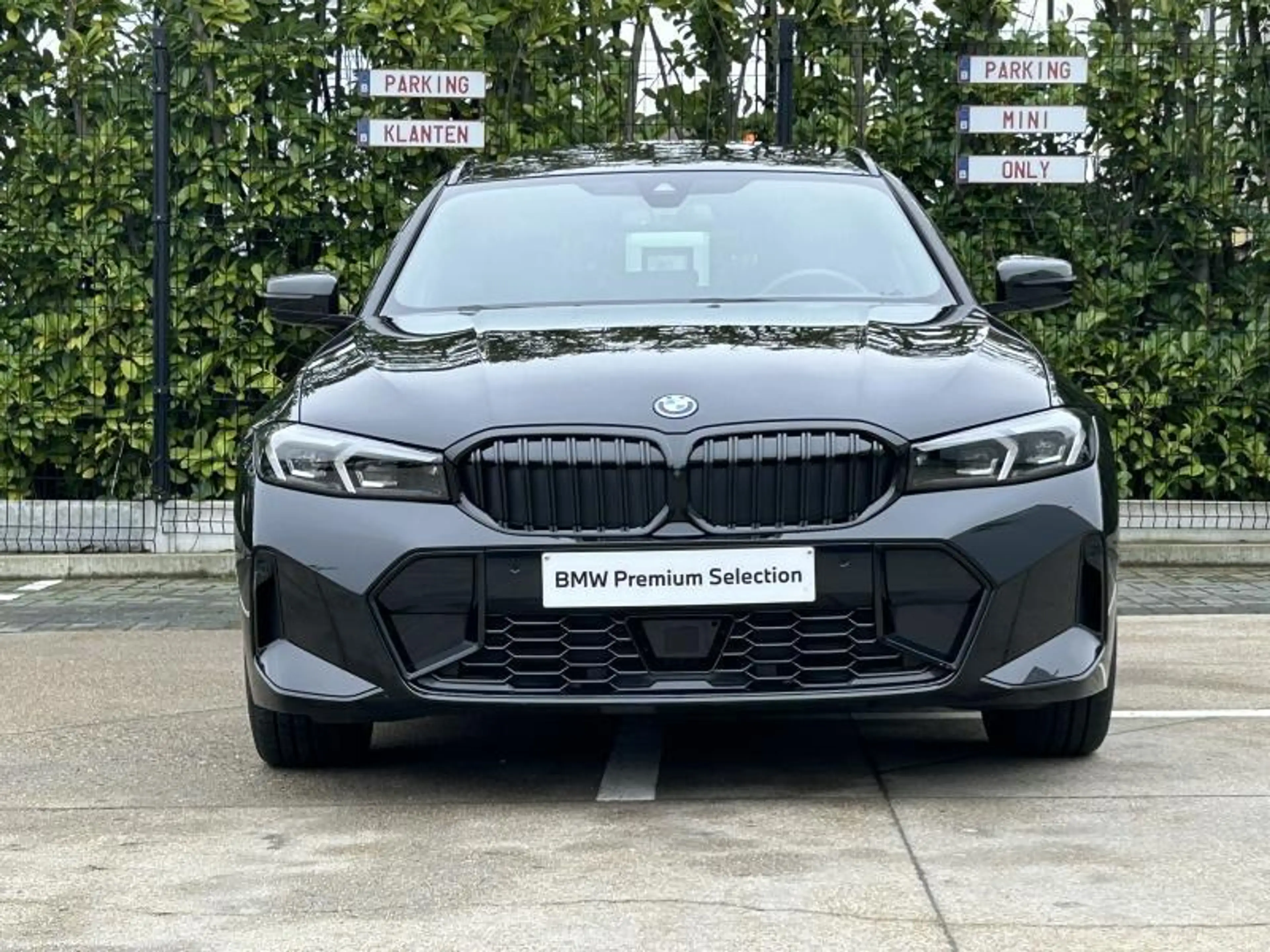 BMW 330 Touring — photo 2