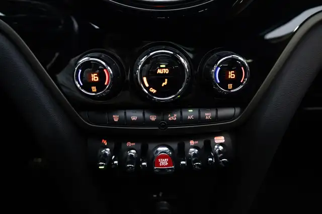 Mini Cooper Cooper view 11