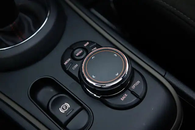 Mini Cooper Cooper view 10