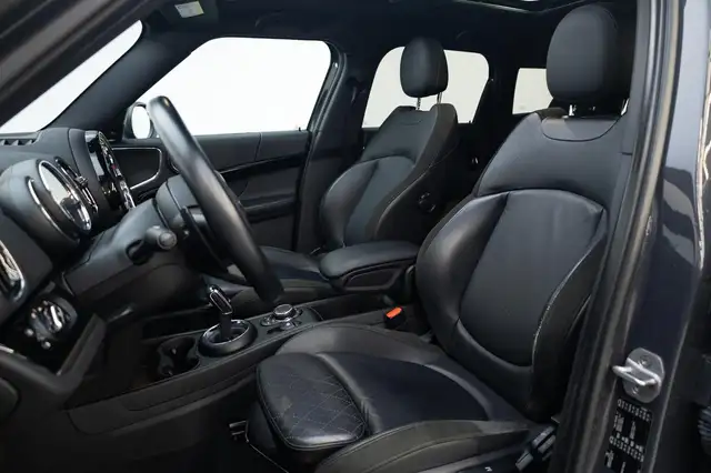 Mini Cooper Cooper view 5