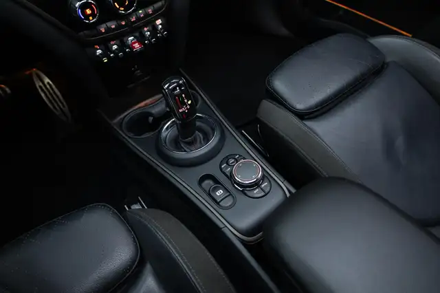 Mini Cooper Cooper view 9