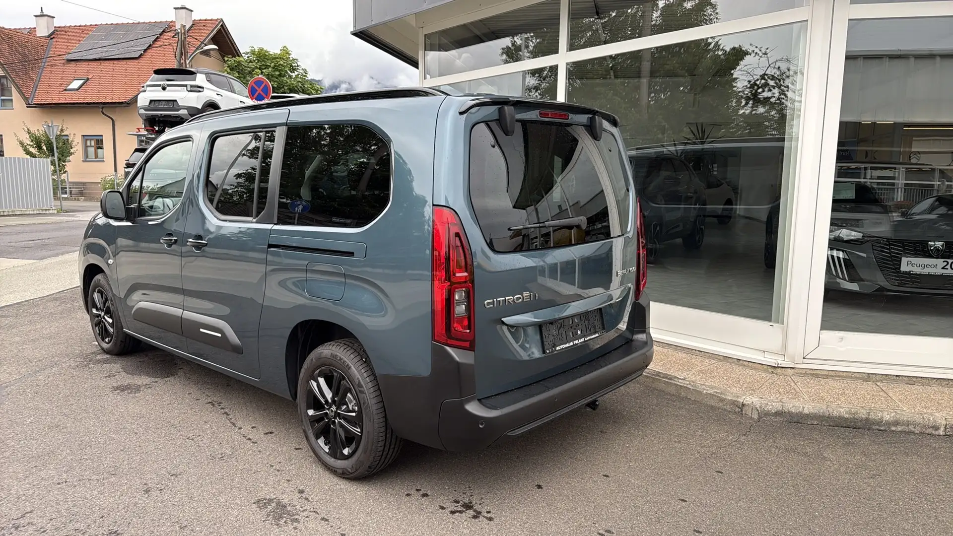 Citroen Berlingo Länge XL BlueHDi 130 S&S MAX Blau - 2