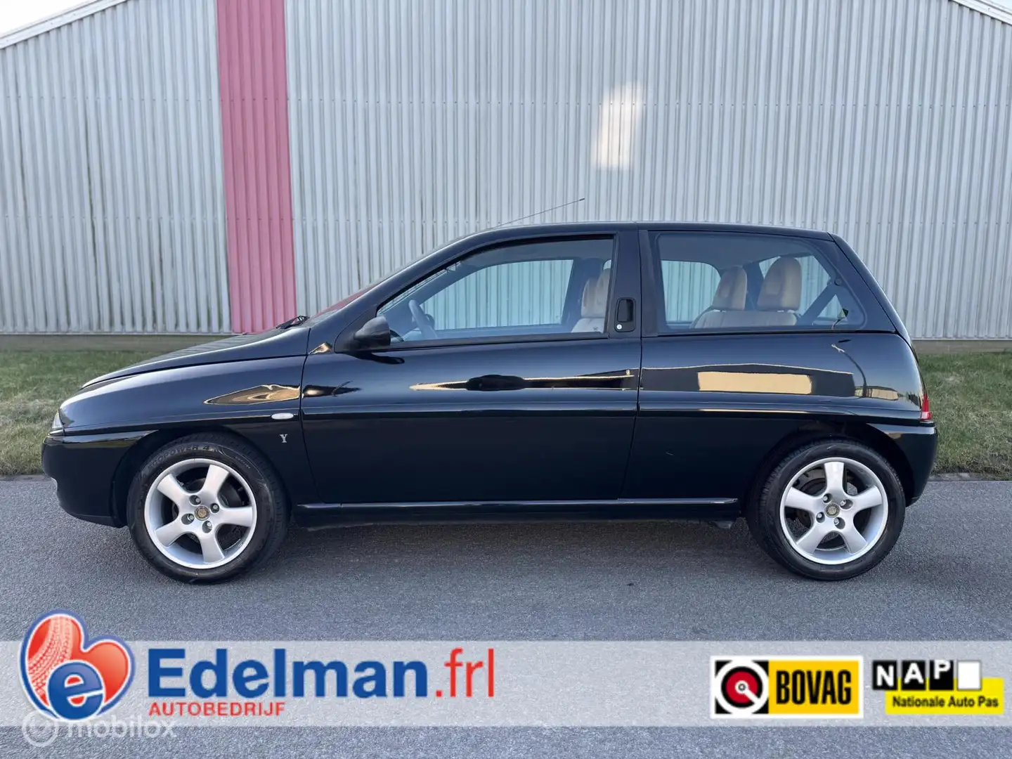 Lancia Ypsilon 1.2 LS Schwarz - 2