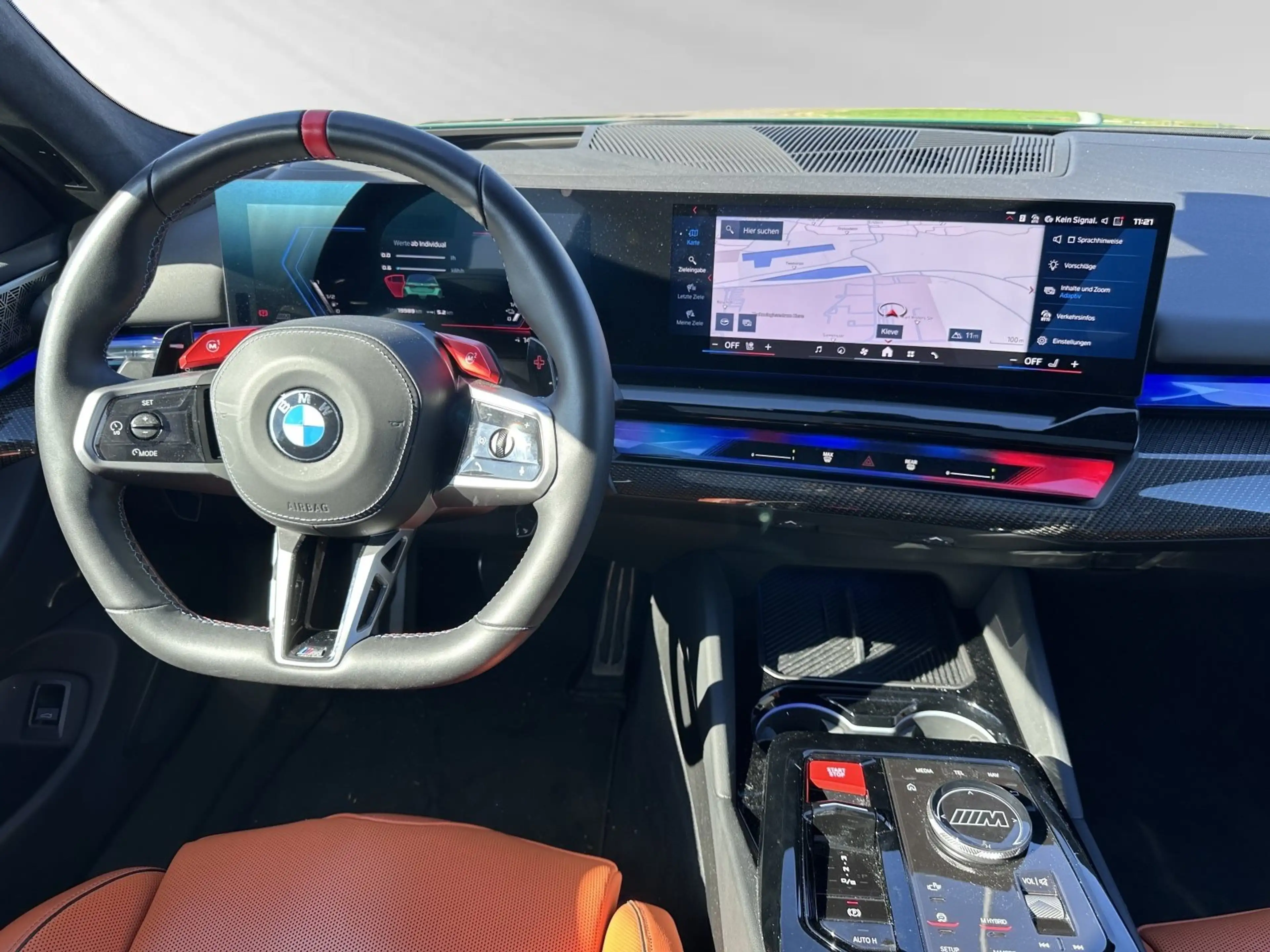 BMW M5 Limousine AHK|Panorama|B&W|DA&PAProf. — photo 11