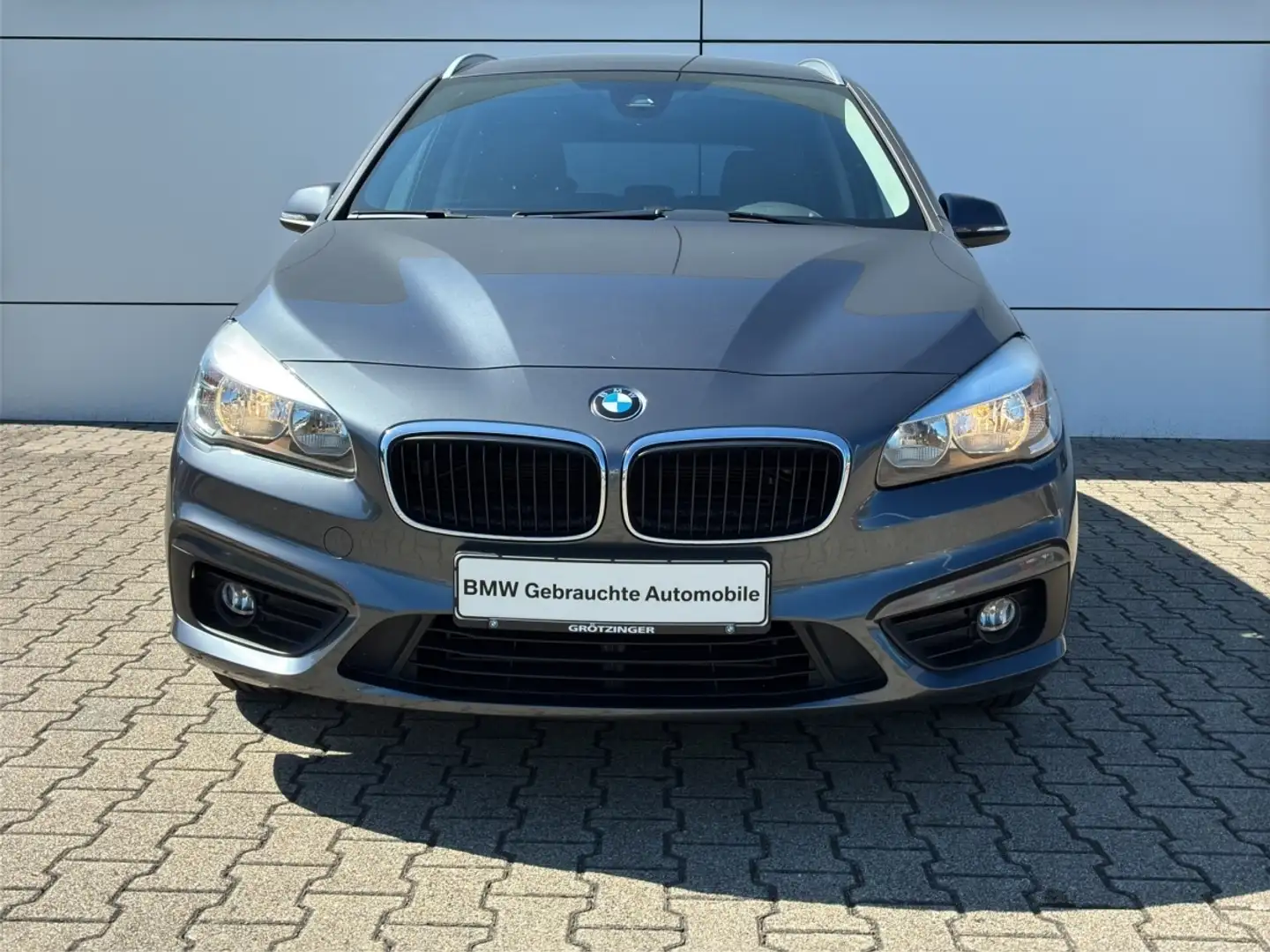 BMW 218 i Gran Tourer Advantage PDC+SHZ+GRA+Klimaauto Grau - 2