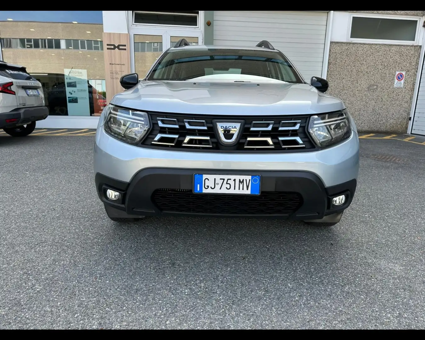 Dacia Duster 1.0 TCE COMFORT 4X2 90CV Grijs - 2