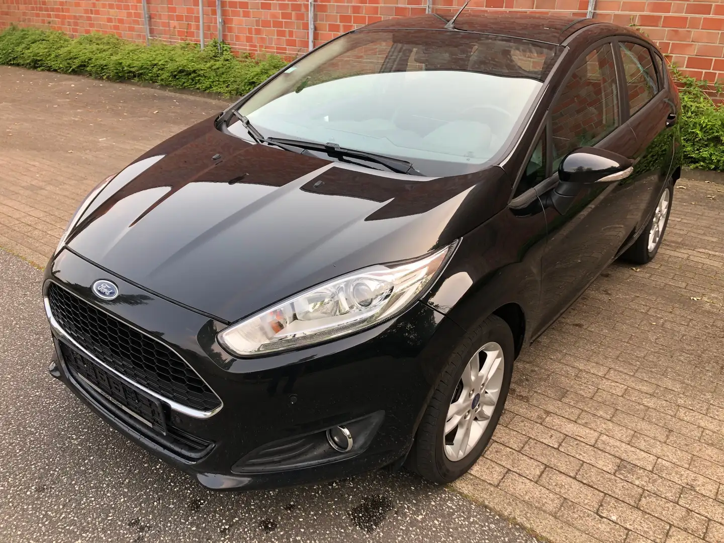 Ford Fiesta Celebration Klima Sitzheizg PDC Tüv+Insp neu! Schwarz - 1
