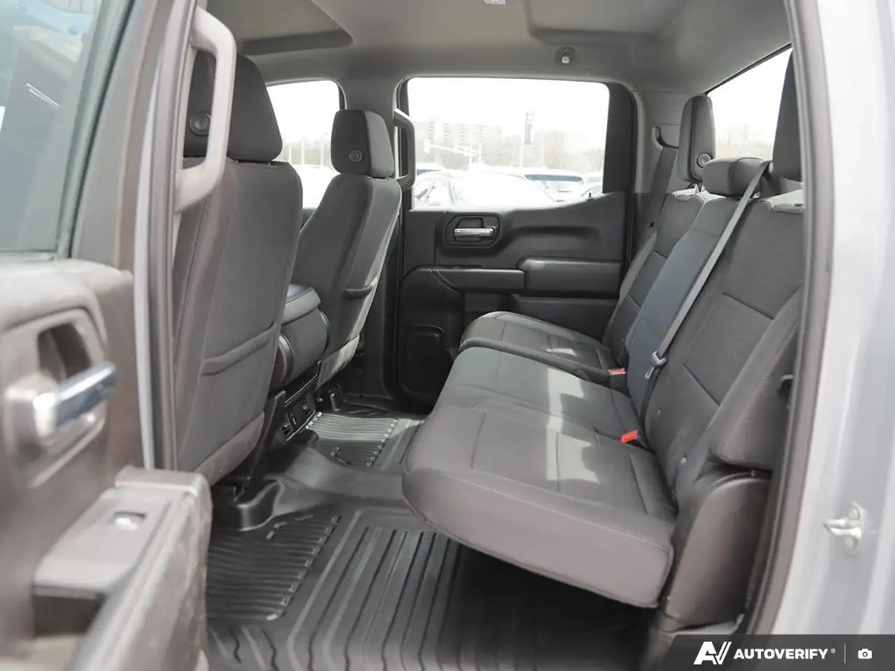 Chevrolet Silverado 1500 снимка Chevrolet Silverado 1500