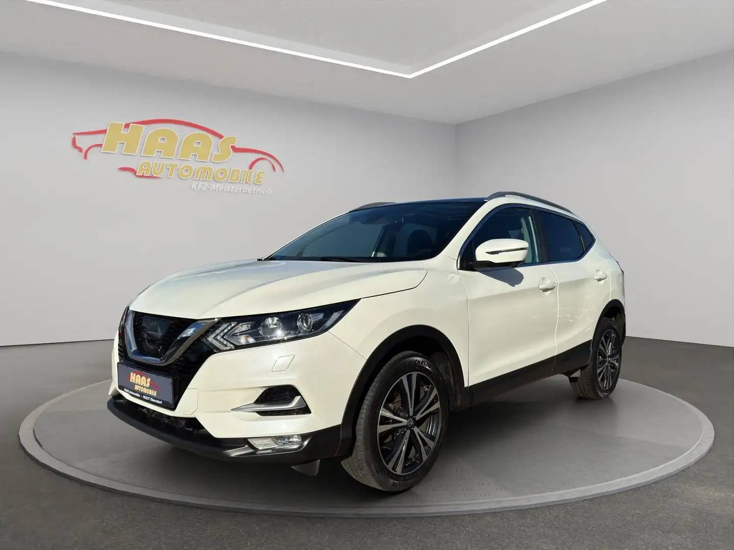 Nissan Qashqai N-Connecta *360°Kamera*Navi*Panorama* Wit - 1