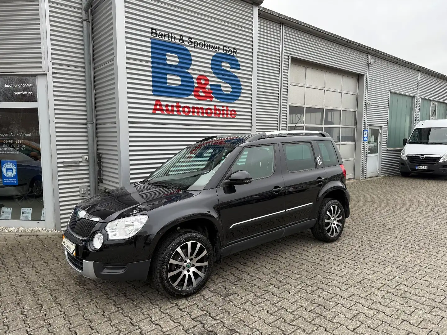 Skoda Yeti Active Plus Edition Schwarz - 1