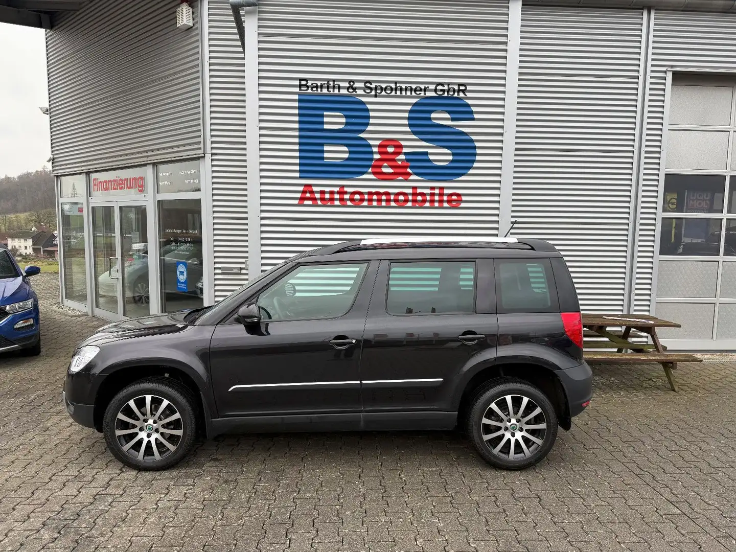 Skoda Yeti Active Plus Edition Schwarz - 2