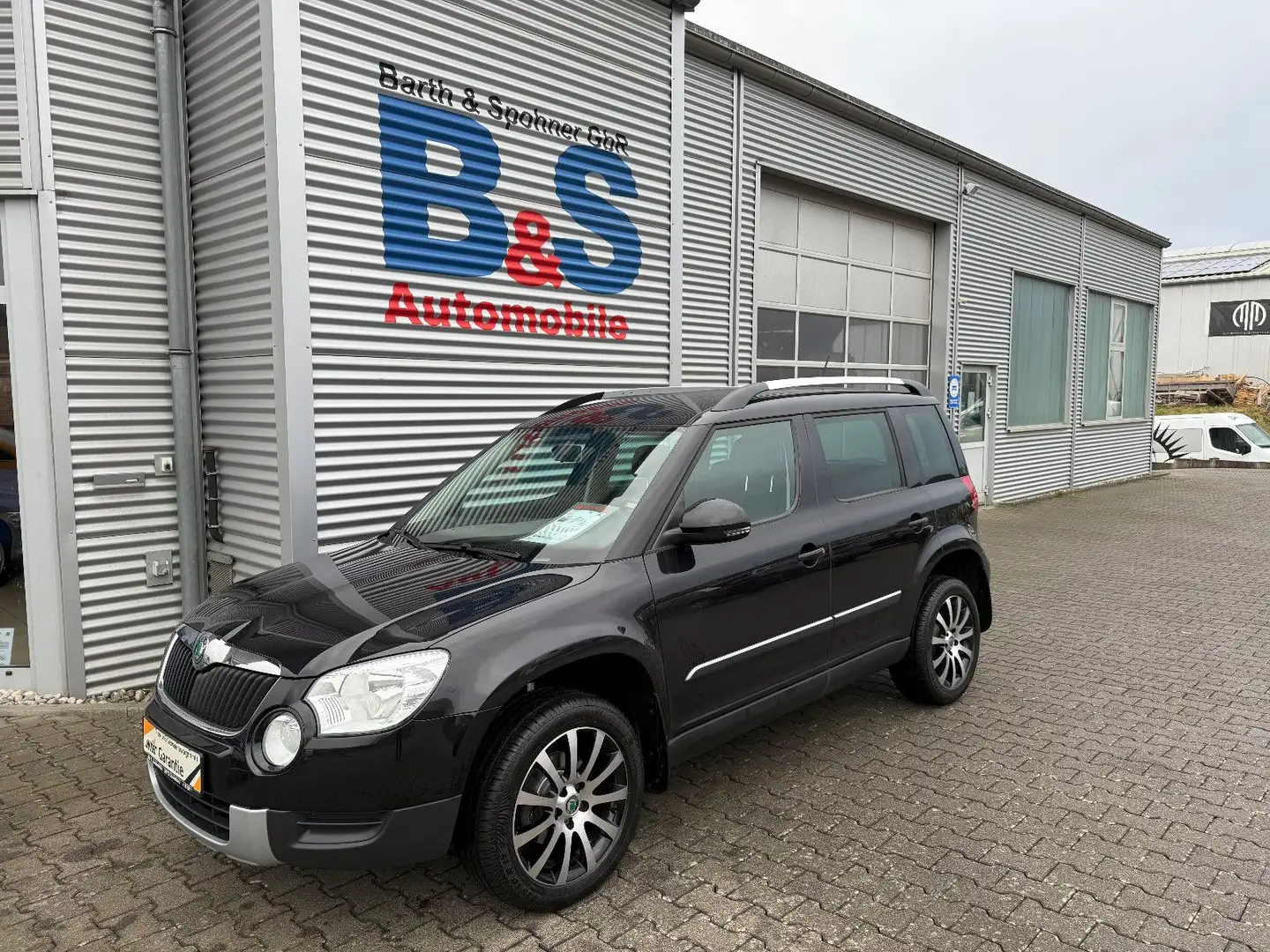 Skoda Yeti Active Plus Edition Schwarz - 1
