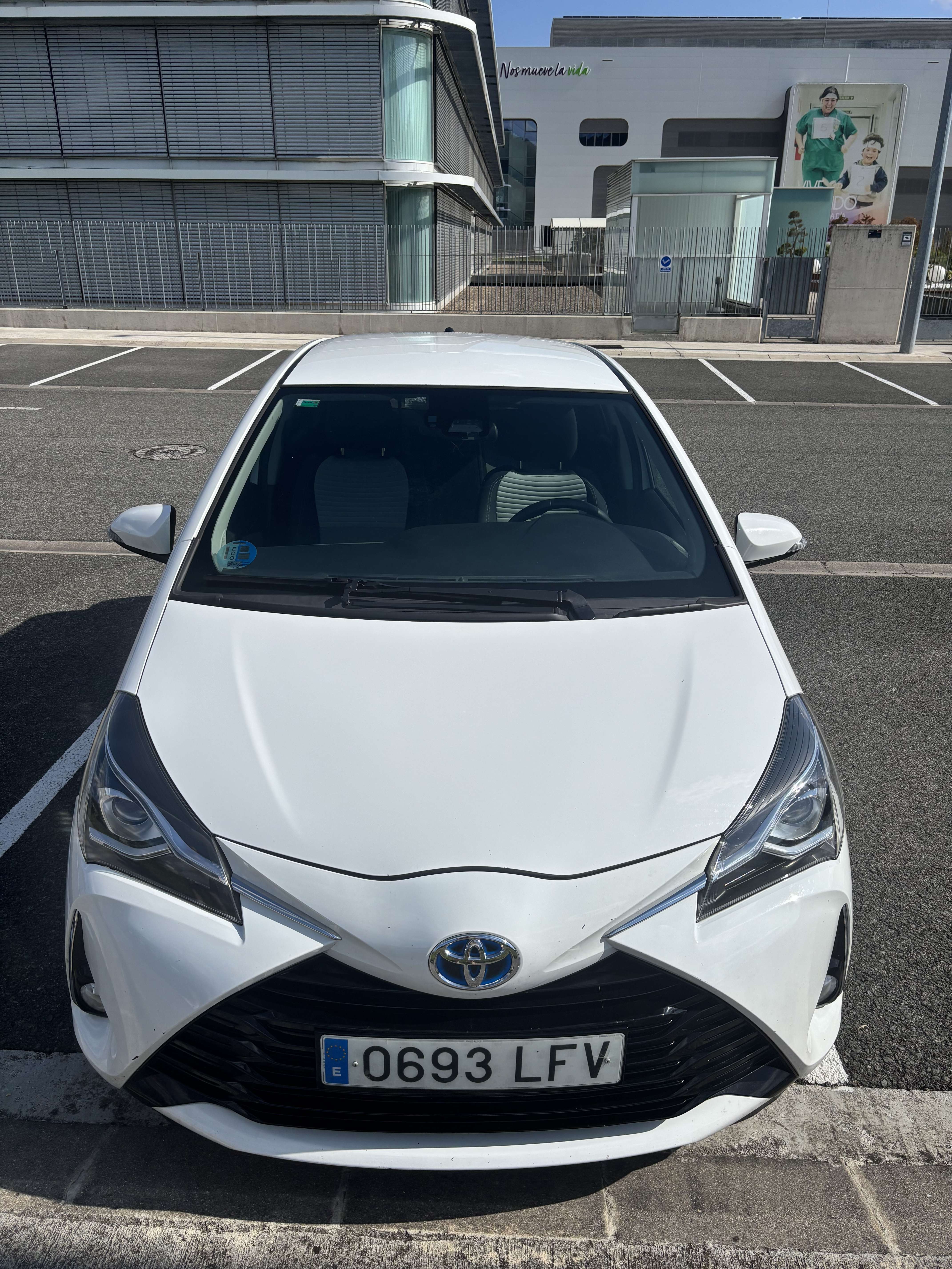 Toyota Yaris 100H 1.5 Feel! - foto 1