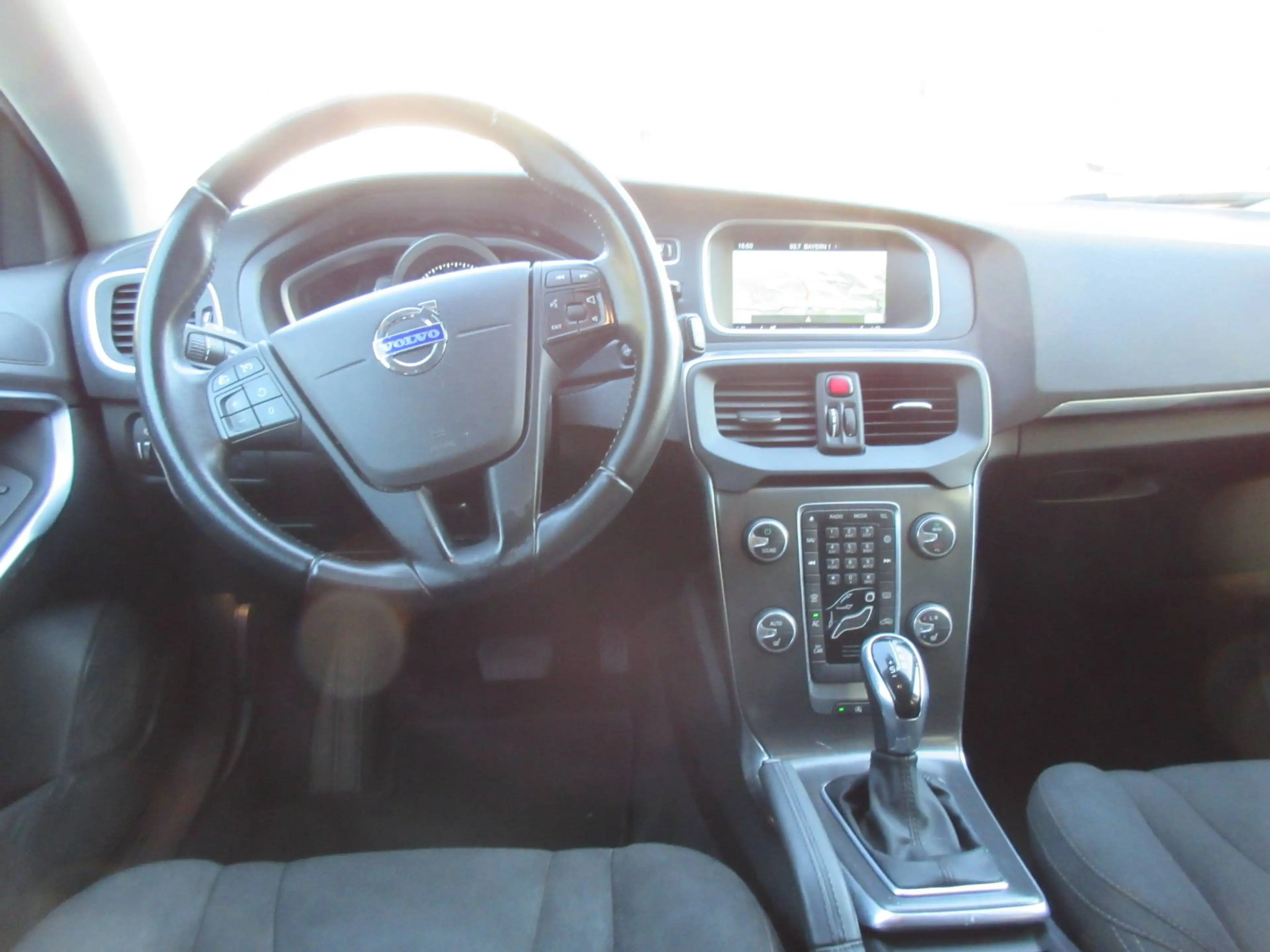 Volvo V40 You! Topp Ausstattung Euro - 5 — photo 10