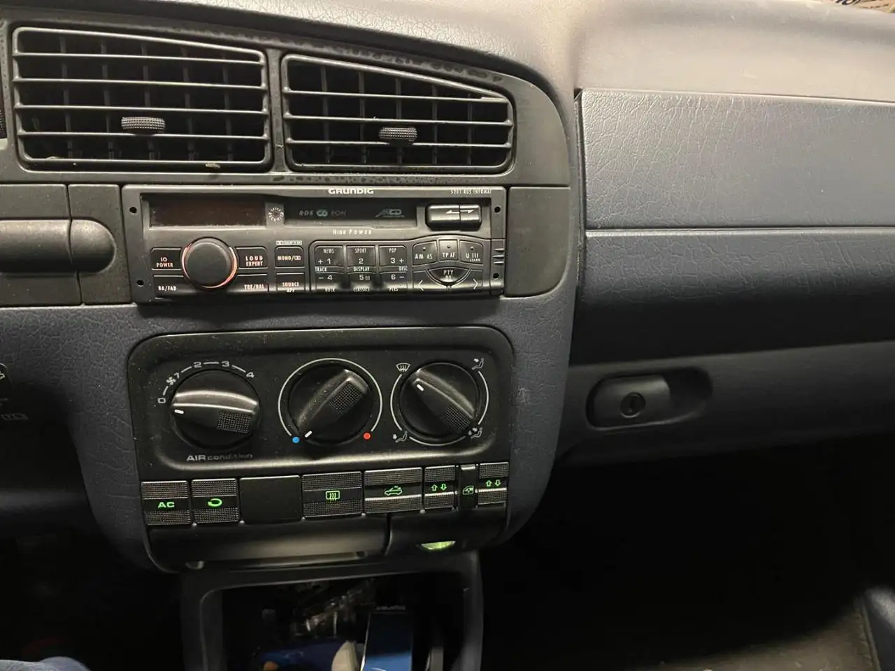 Volkswagen Golf 1.6 cat 5 porte, foto 7