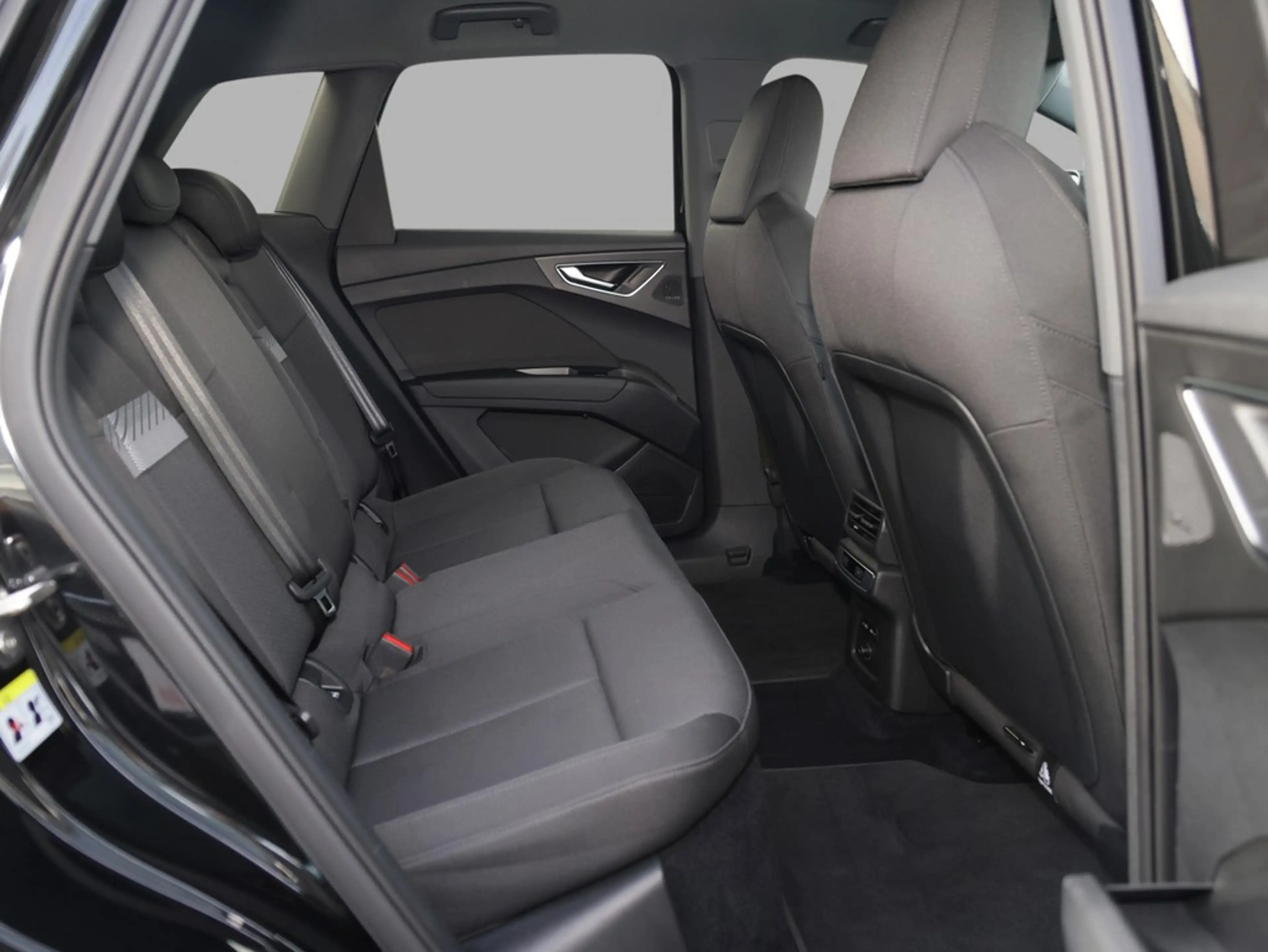 Audi e-tron 150 kW — photo 12