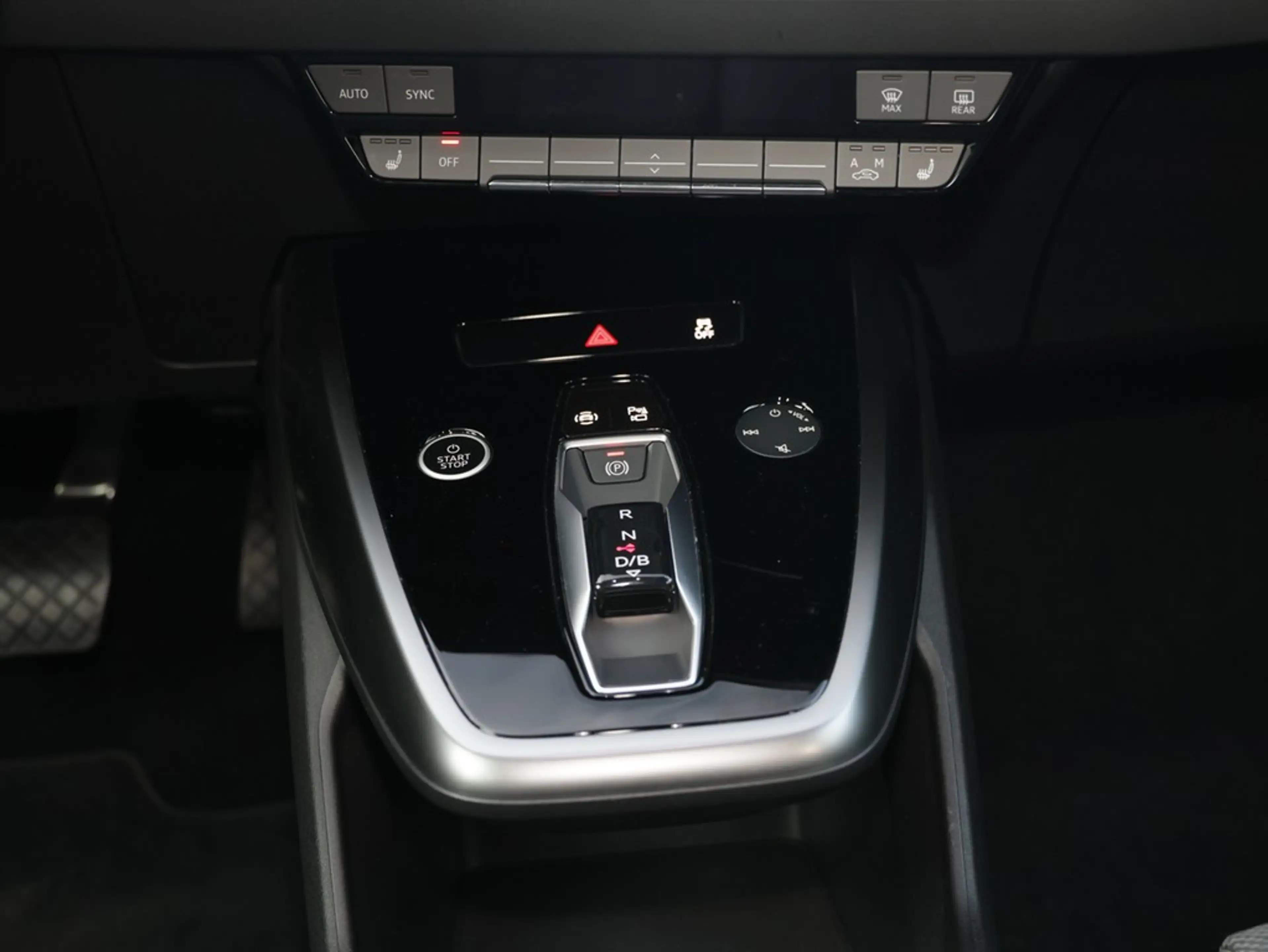 Audi e-tron 150 kW — photo 15