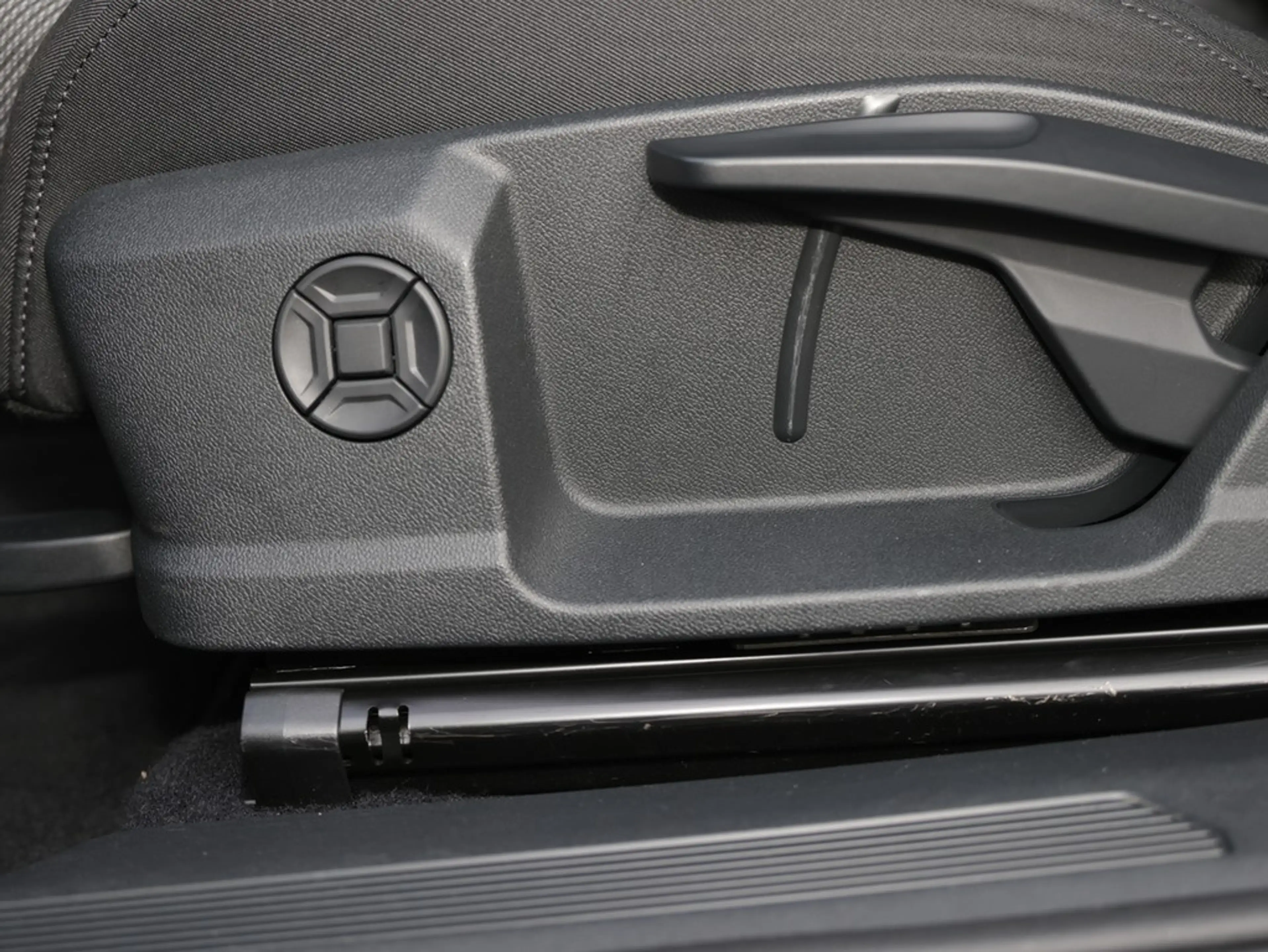 Audi e-tron 150 kW — photo 9