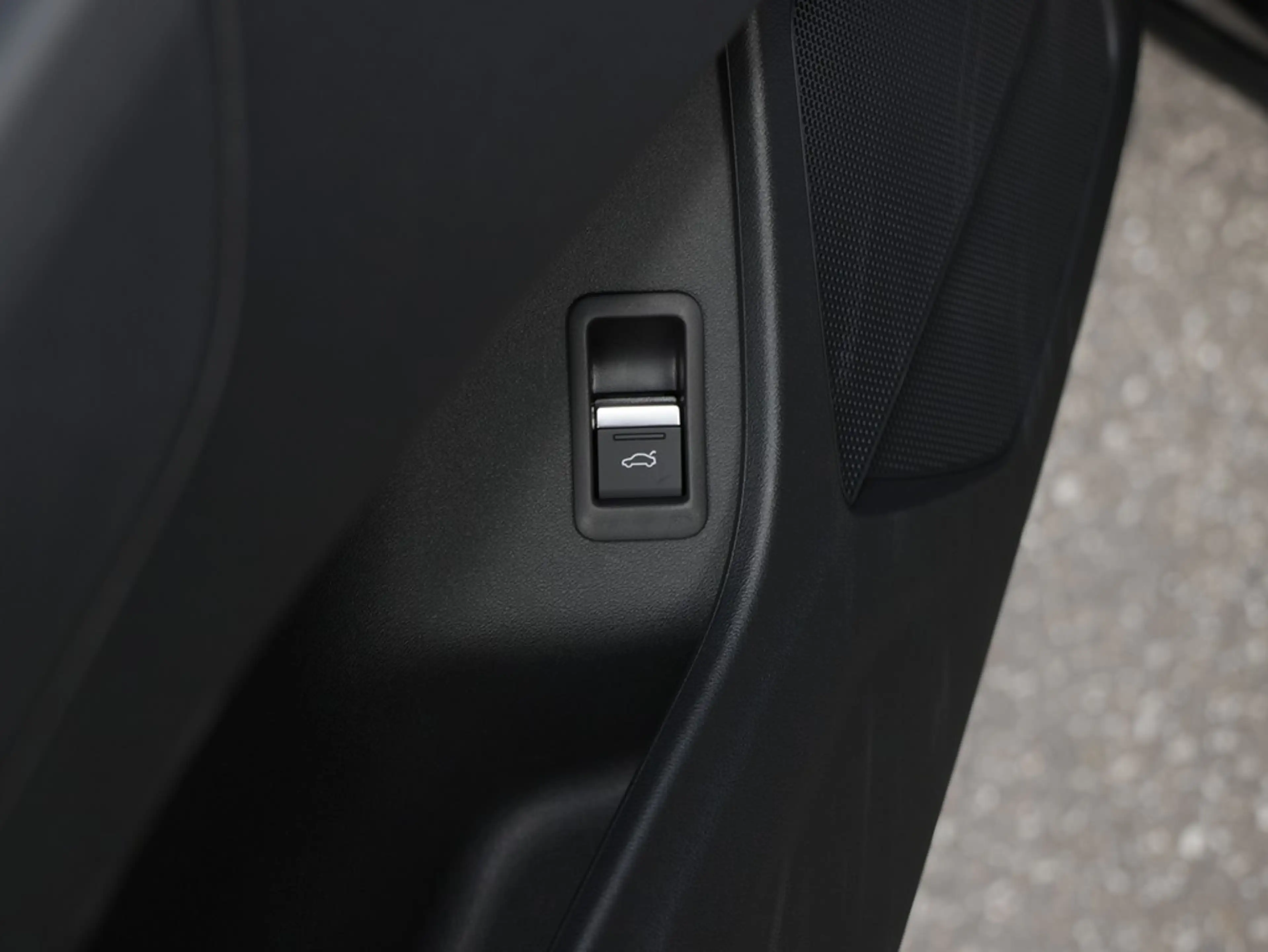Audi e-tron 150 kW — photo 8