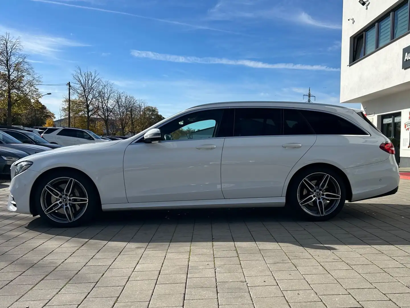 Mercedes-Benz E 400 T-Modell 4Matic AMG Line Pano RFK Sound Weiß - 2
