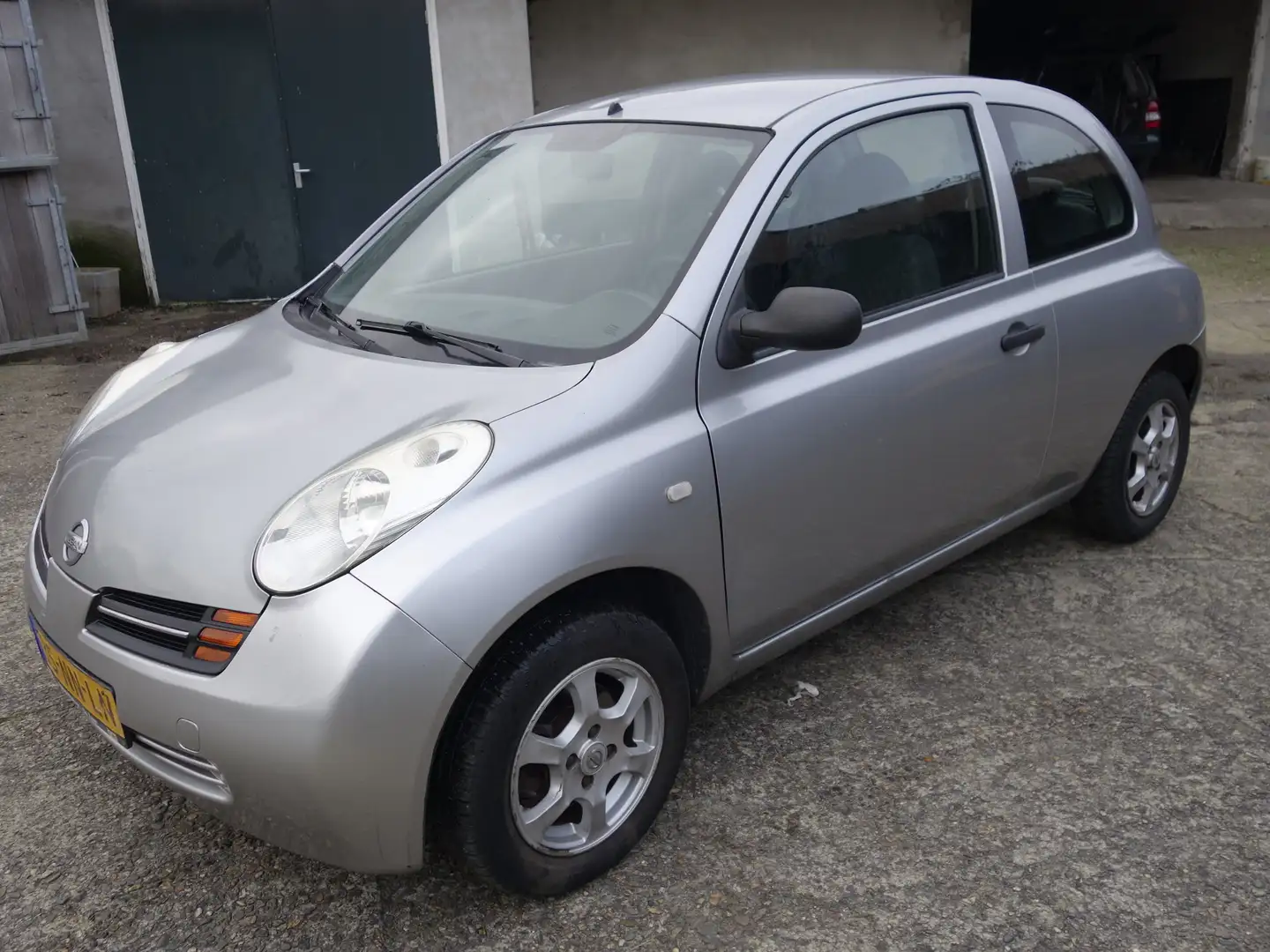 Nissan Micra visia 1.2 Silber - 1
