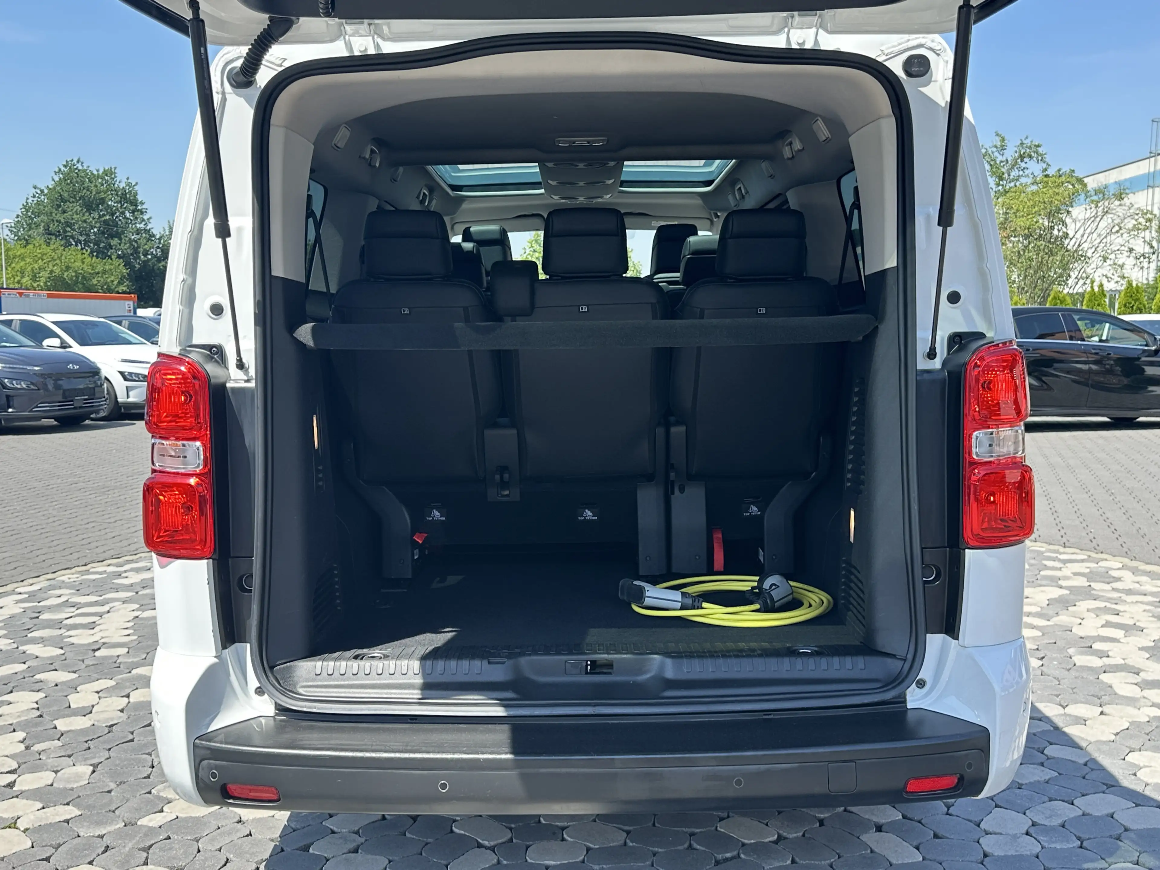 Peugeot Traveller Allure L3 LED HUD PANO CAM 8Sitz 75KWh — photo 29